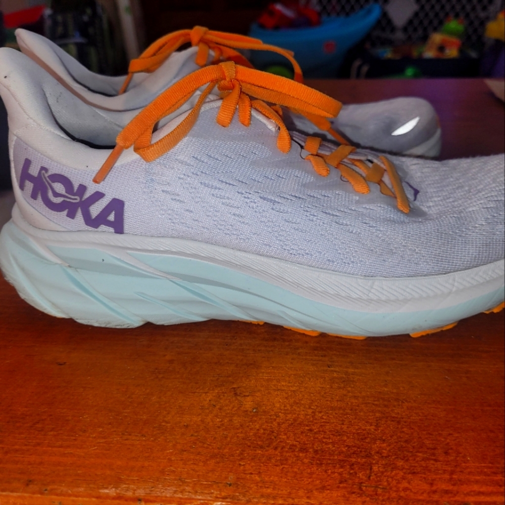 HOKA CLIFTON 8 SIZE 7